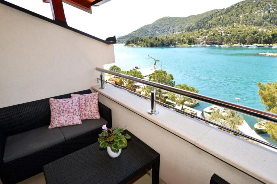 Apartment (A1) | Balcony