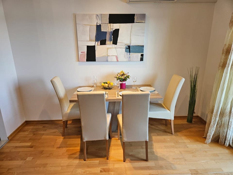 Apartment (A1) | Dining