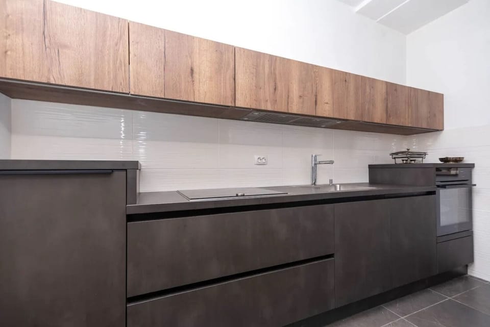 House | Private kitchen | Fridge, microwave, oven, stovetop