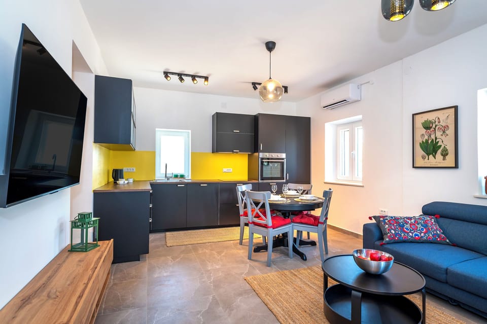 House | Dining