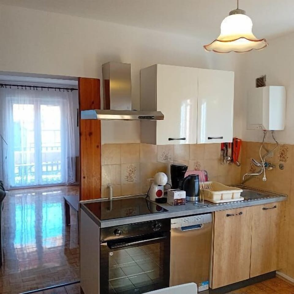 Apartment (A1) | Private kitchen | Espresso maker, fridge, microwave, oven