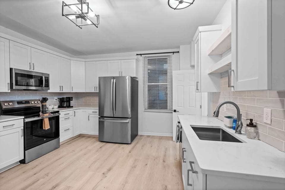 House, Multiple Beds, Patio, Garden View (Rivers Edge Retreat) | Private kitchen