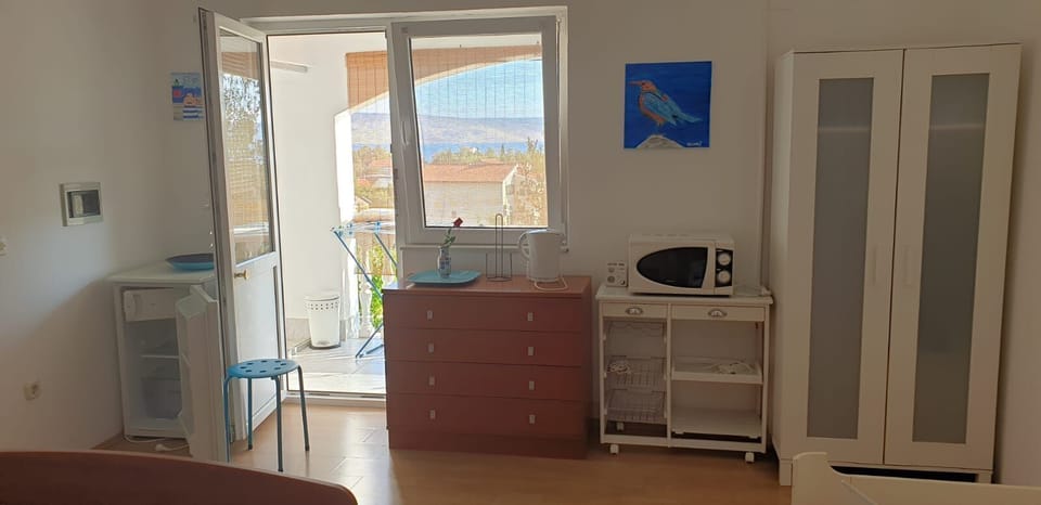 Room (S1) | Living room