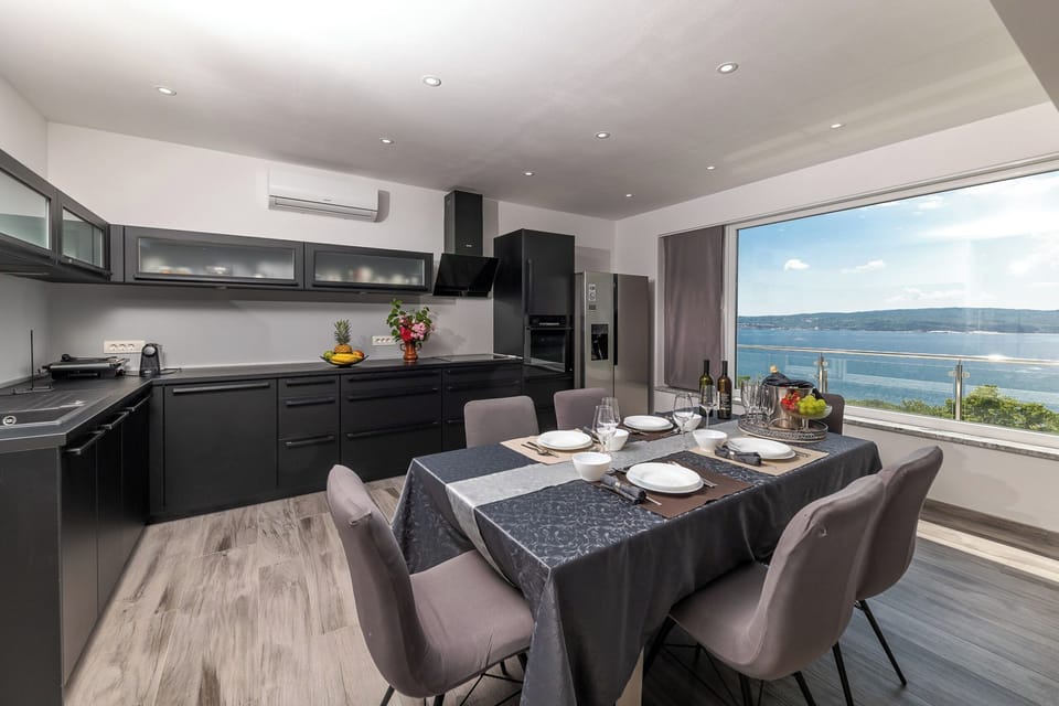 Apartment (A1) | Private kitchen | Fridge, microwave, oven, stovetop