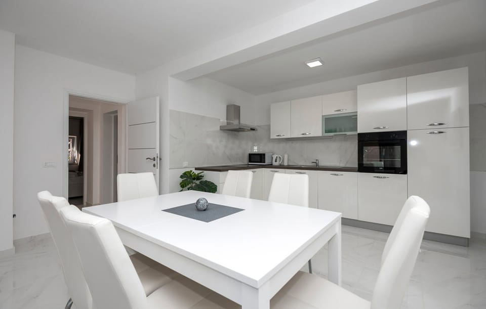 House | Private kitchen | Espresso maker, fridge, microwave, oven