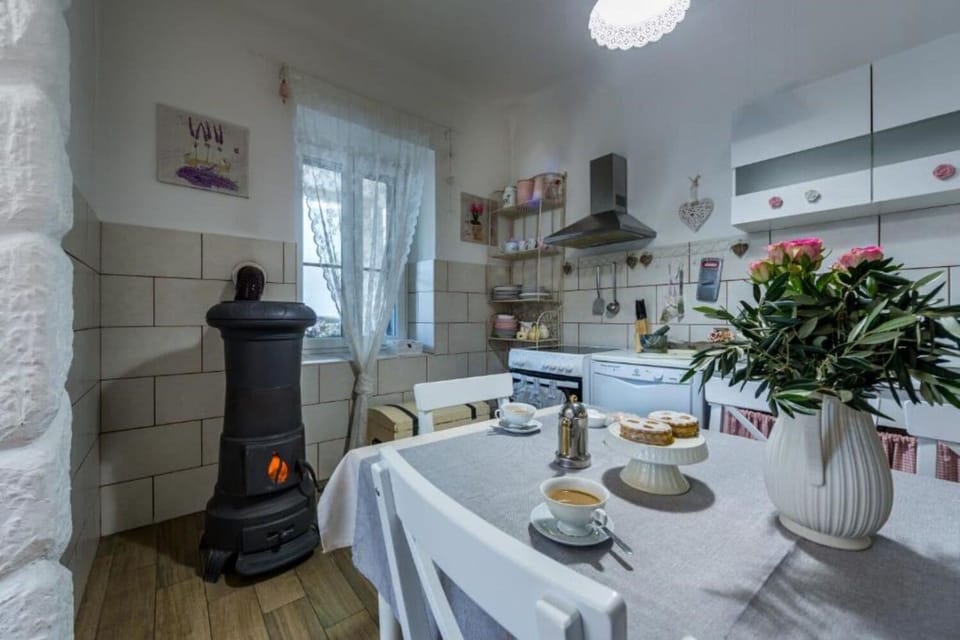 House | Private kitchen | Fridge, microwave, oven, stovetop
