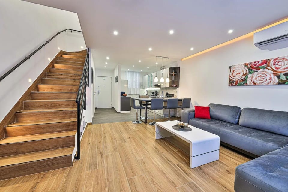 Apartment (A1) | Living room | Smart TV