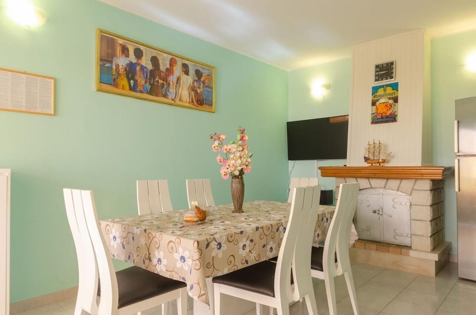 House | Dining