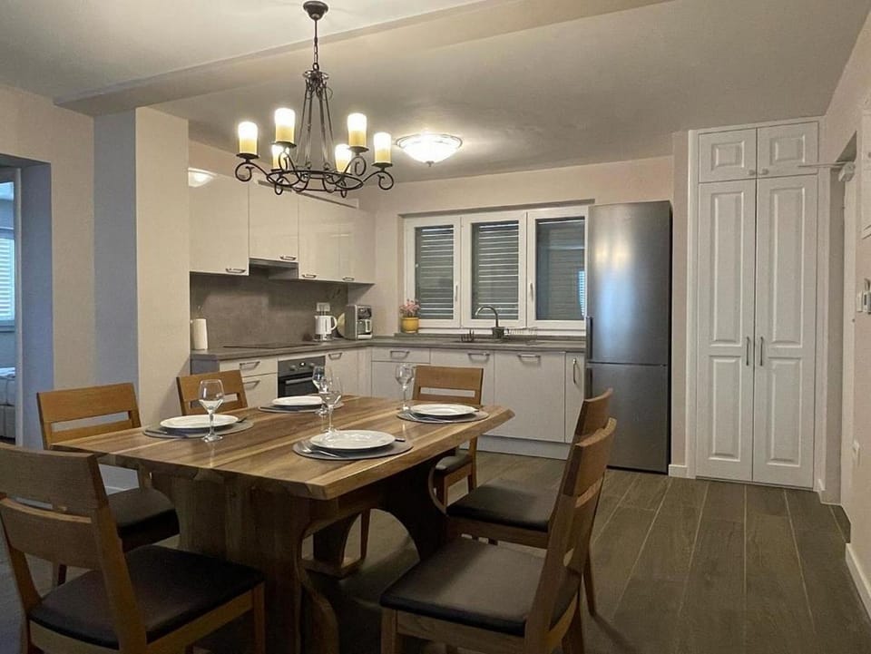 Apartment (A1) | Private kitchen | Fridge, oven, stovetop, electric kettle
