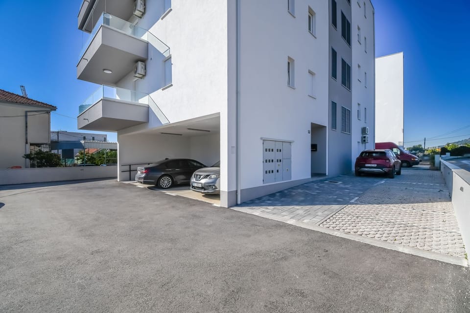 Free self parking