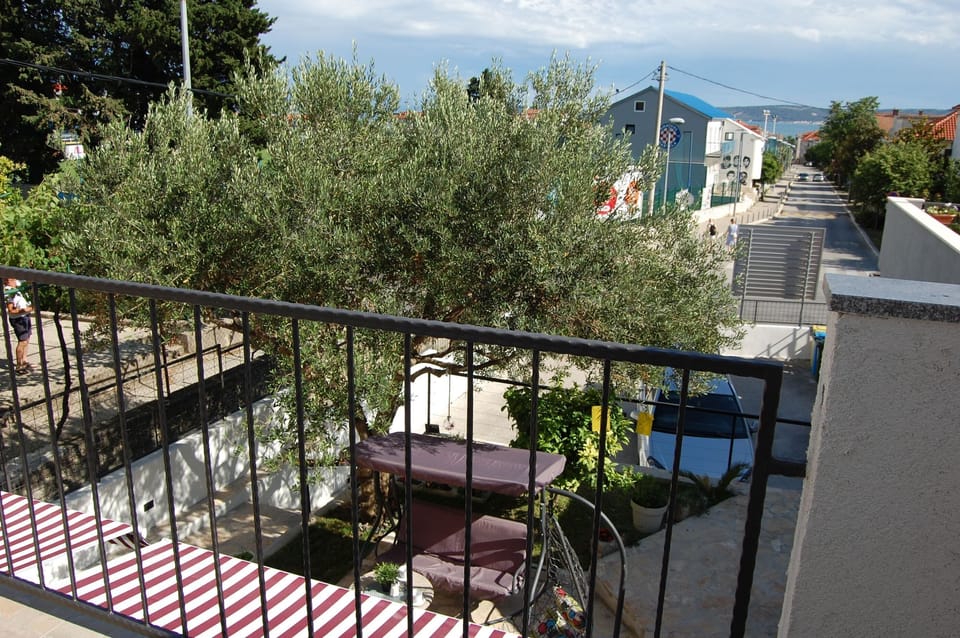 House | Balcony
