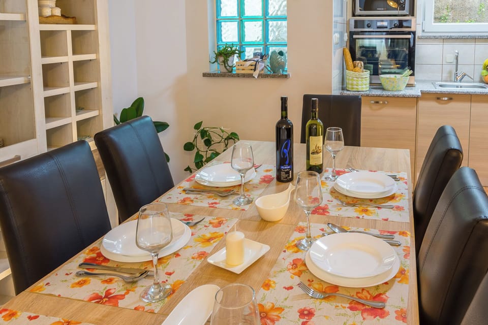 House | Dining