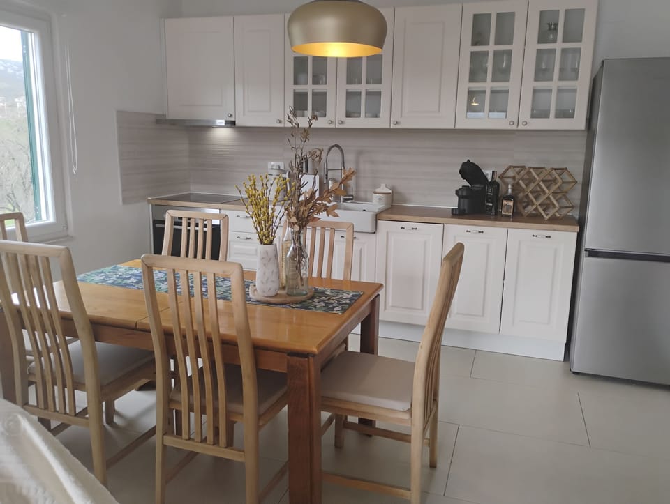 Apartment (A1) | Dining