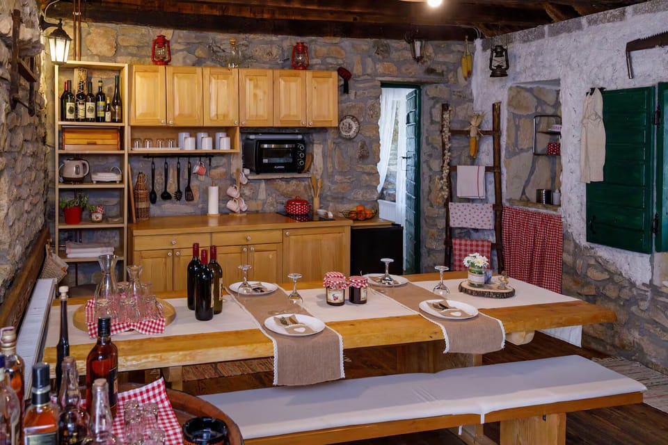 House | Private kitchen | Fridge, oven, stovetop, electric kettle