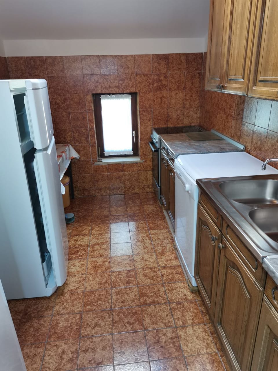 Apartment (A1) | Private kitchen | Fridge, microwave, oven, stovetop