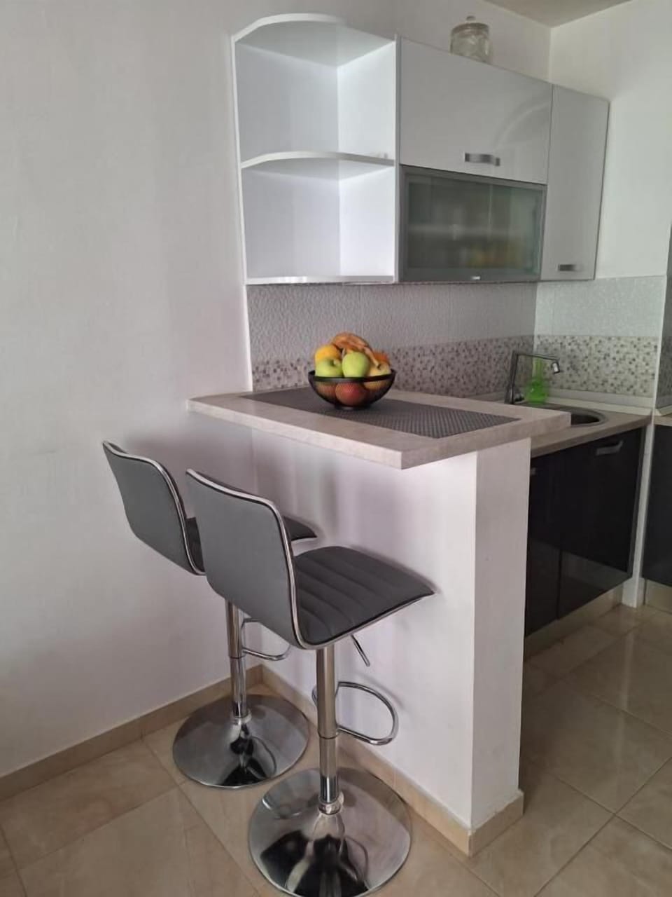 Apartment (A1) | Private kitchen | Fridge, microwave, oven, stovetop
