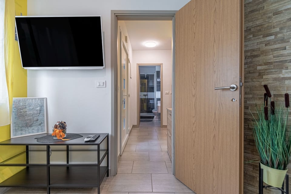 House | Private kitchen | Fridge, microwave, oven, stovetop