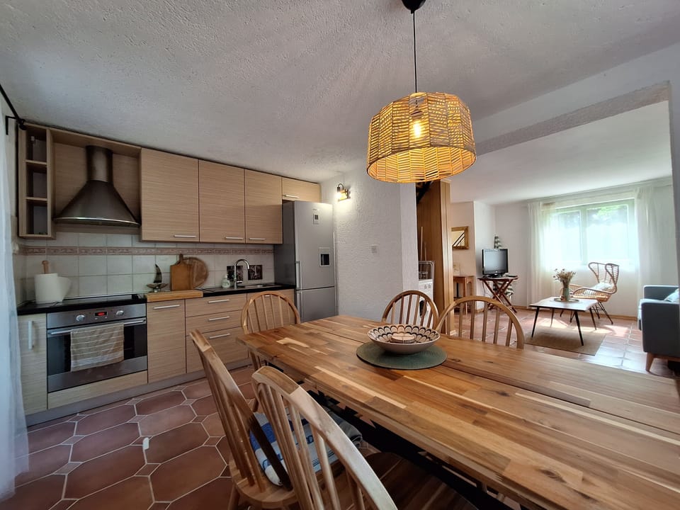 House | Private kitchen | Fridge, oven, stovetop, espresso maker