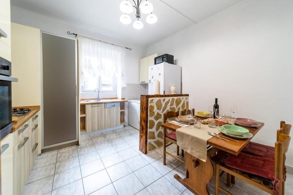 House | Dining