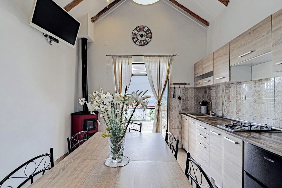 House | Private kitchen | Espresso maker, fridge, stovetop, cleaning supplies