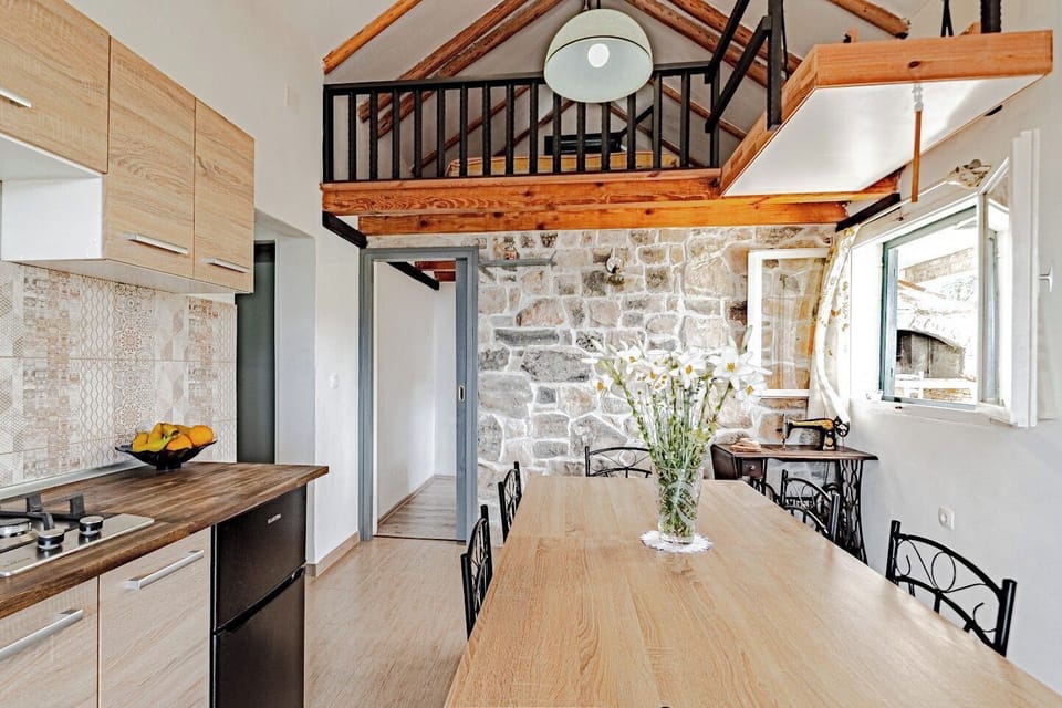 House | Private kitchen | Espresso maker, fridge, stovetop, cleaning supplies
