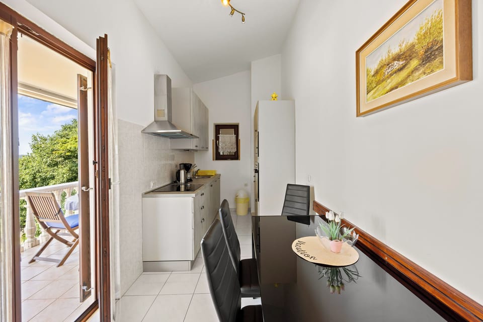 Apartment (A1) | Private kitchen | Espresso maker, fridge, microwave, oven