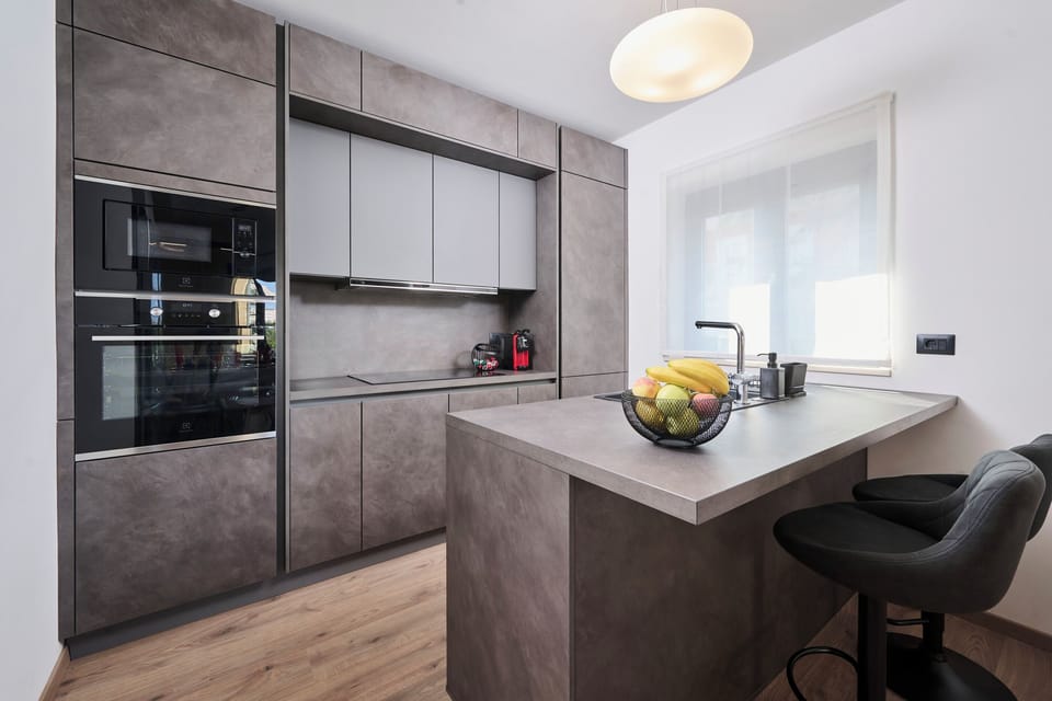 Apartment (A1) | Private kitchen | Fridge, microwave, oven, stovetop