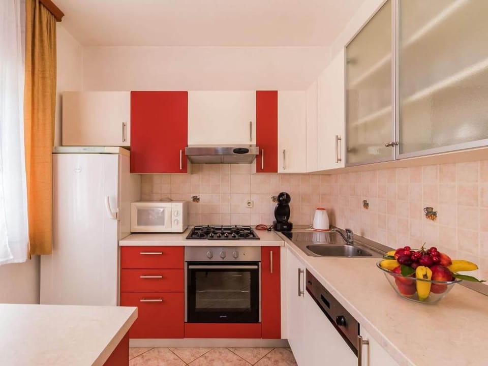 House | Private kitchen | Espresso maker, fridge, microwave, oven