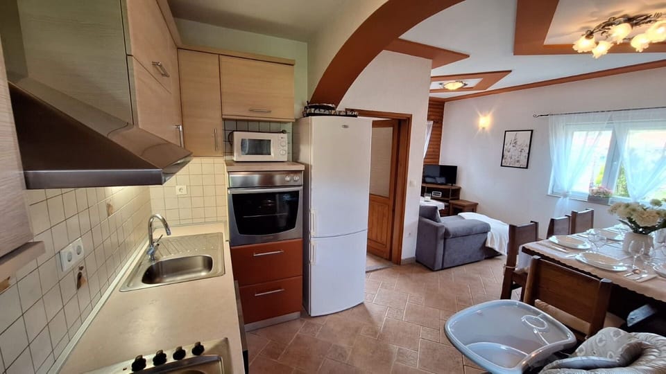 House | Private kitchen | Fridge, oven, stovetop, dishwasher