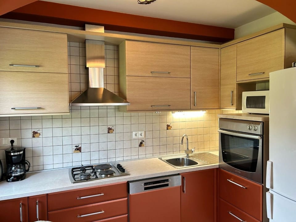 House | Private kitchen | Fridge, oven, stovetop, dishwasher