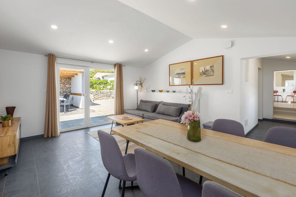 House | Dining
