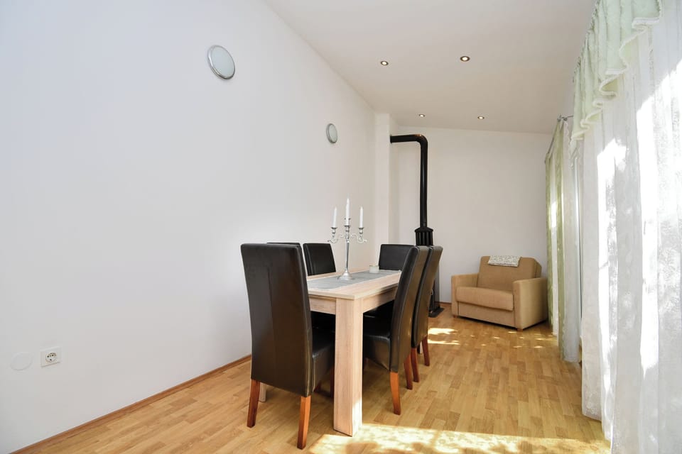 House | Dining