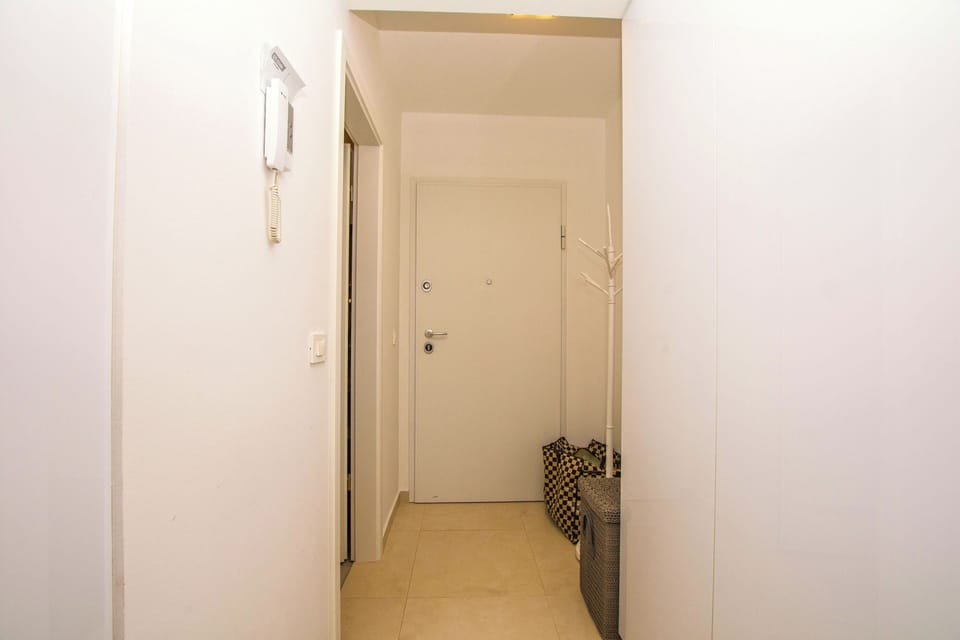 Apartment (A1) | Hallway