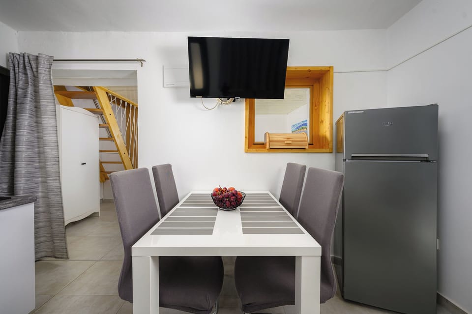House | Dining