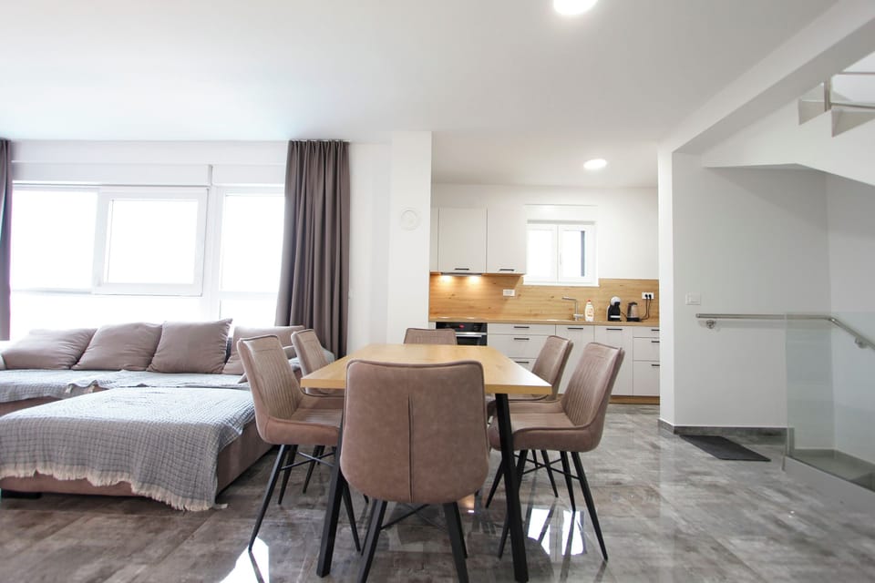 Apartment (A1) | Dining