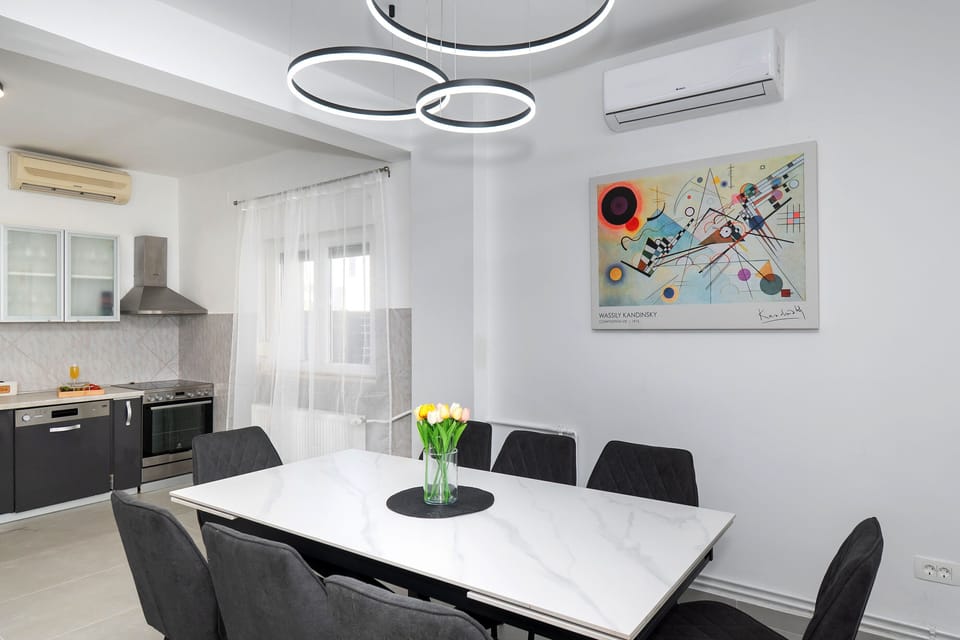 House | Dining