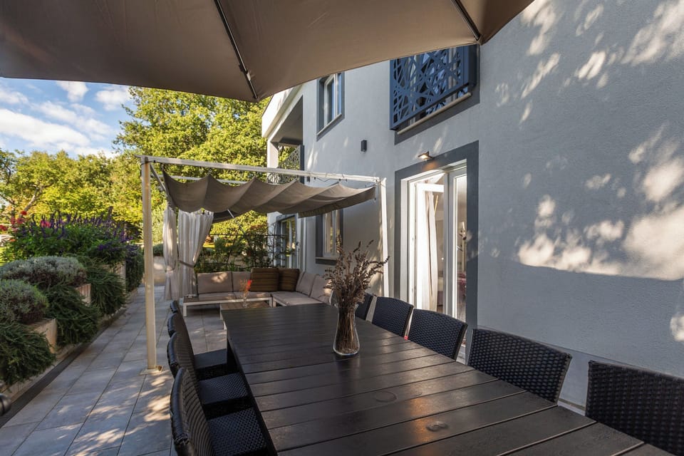House | Terrace/patio