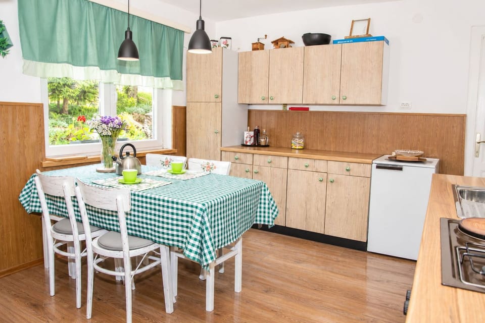 House | Private kitchen | Espresso maker, fridge, oven, stovetop