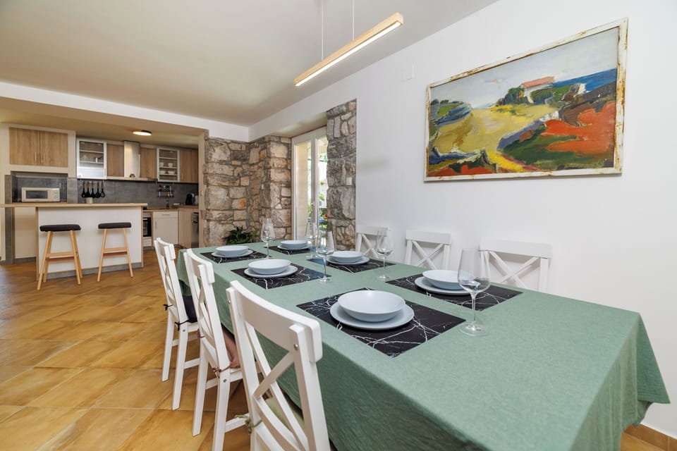 House | Dining