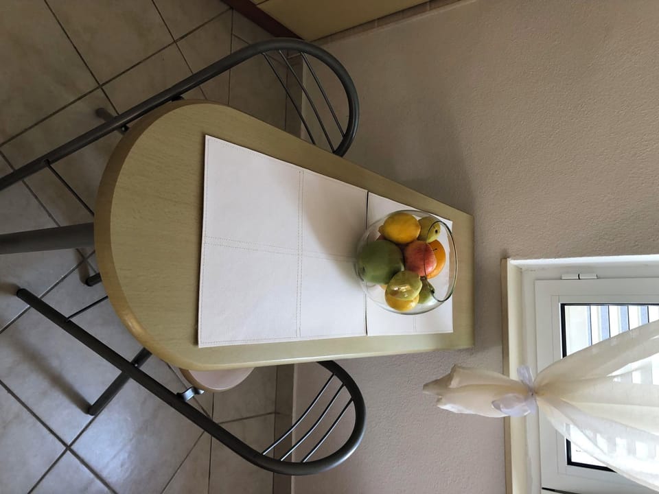 Apartment (A1) | Dining