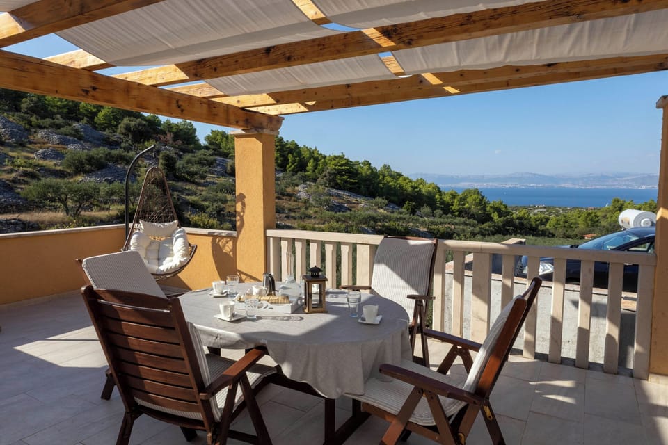House | Terrace/patio
