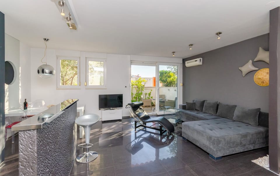 Apartment (A1) | Living area