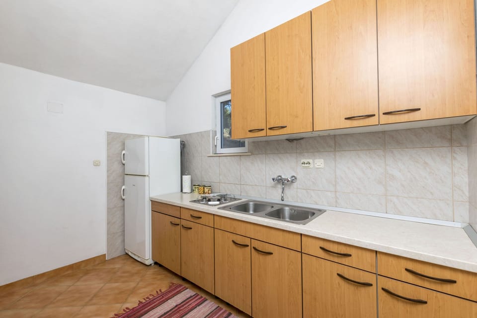 House | Private kitchen | Fridge, stovetop, cookware/dishes/utensils, freezer