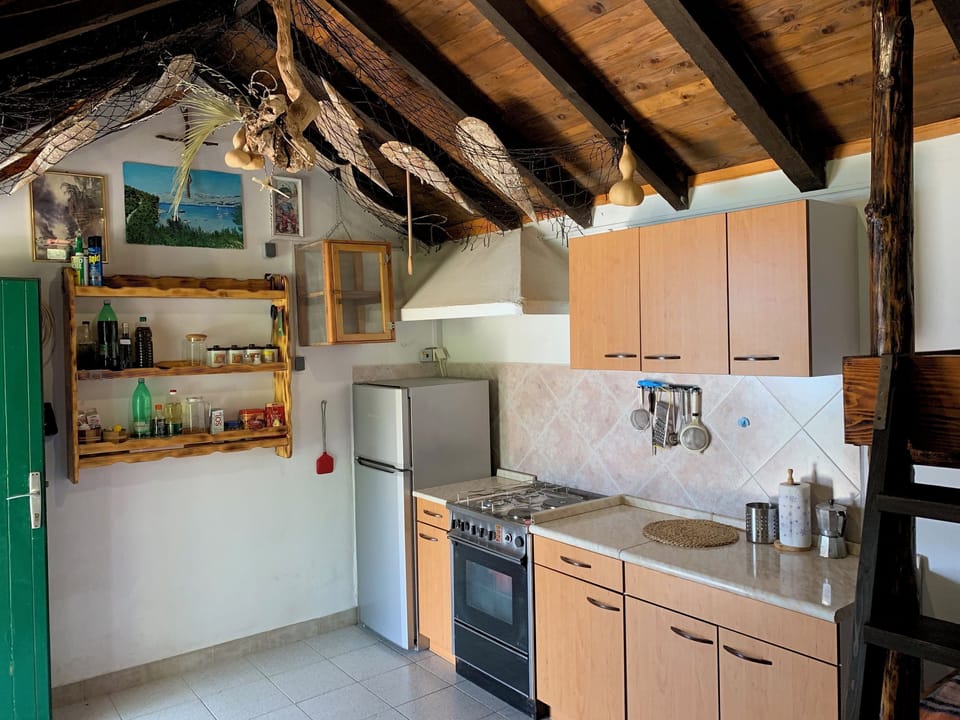 House | Private kitchen | Fridge, stovetop, cookware/dishes/utensils, freezer