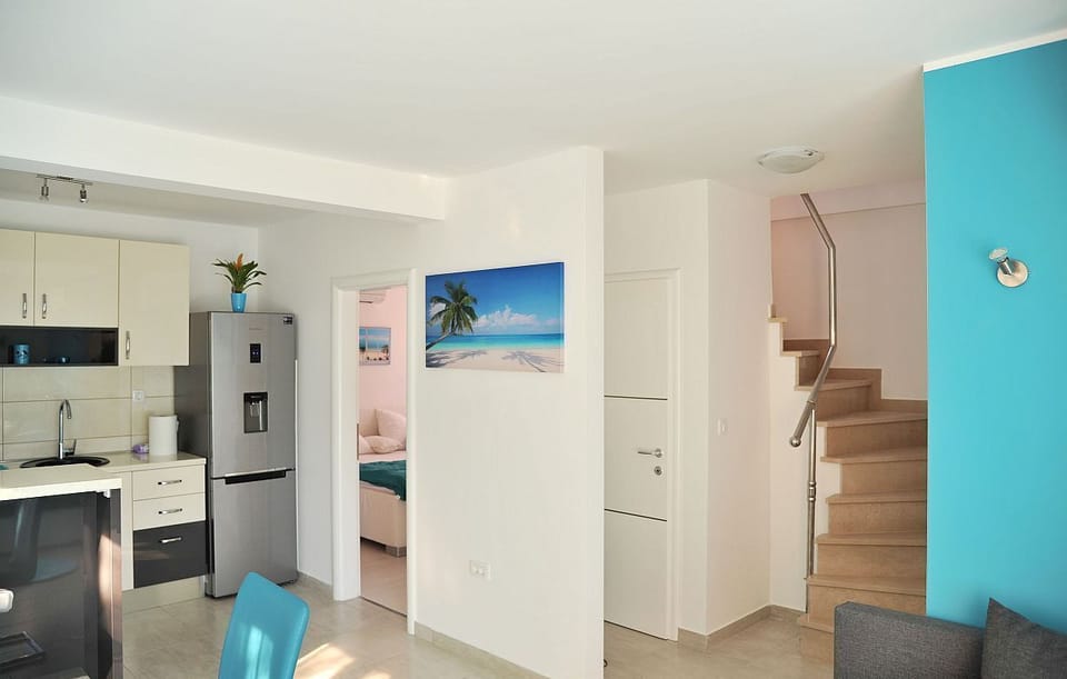 House | Private kitchen | Fridge, microwave, oven, stovetop