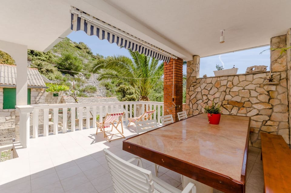 House | Terrace/patio