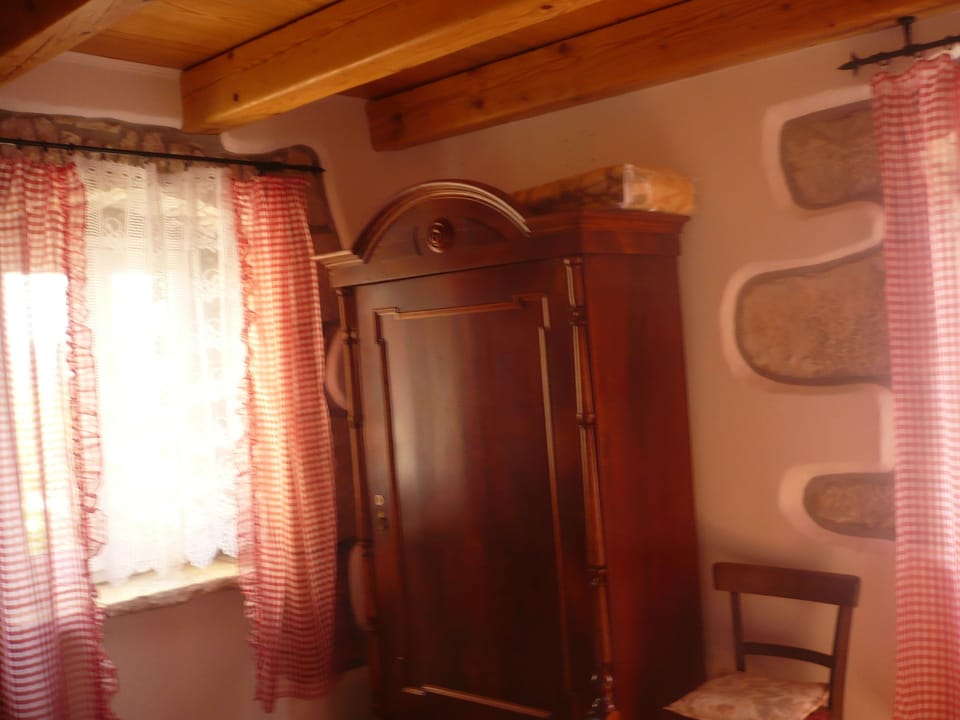 House | Iron/ironing board, free WiFi