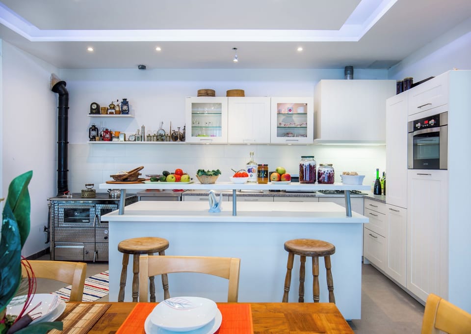 House | Private kitchen | Espresso maker, fridge, microwave, oven