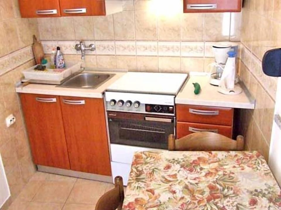 House | Private kitchen | Fridge, oven, espresso maker, cookware/dishes/utensils
