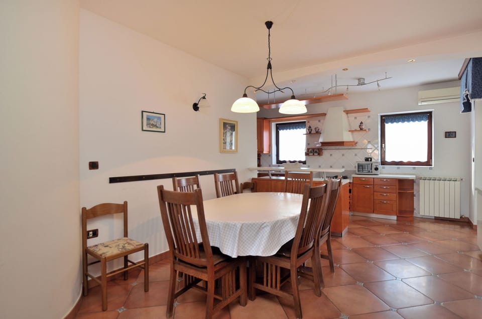 Apartment (A1) | Private kitchen | Fridge, microwave, oven, stovetop